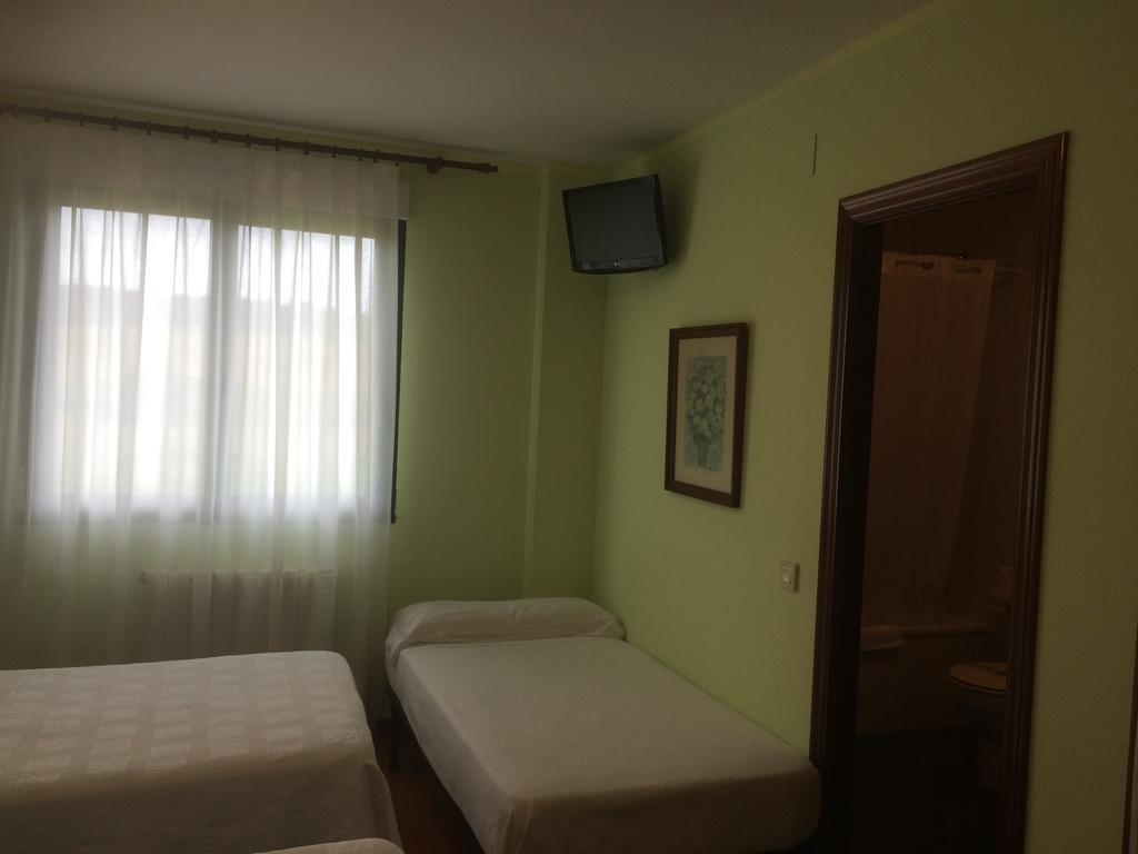 Hotel Brisamar Bañugues Exteriör bild