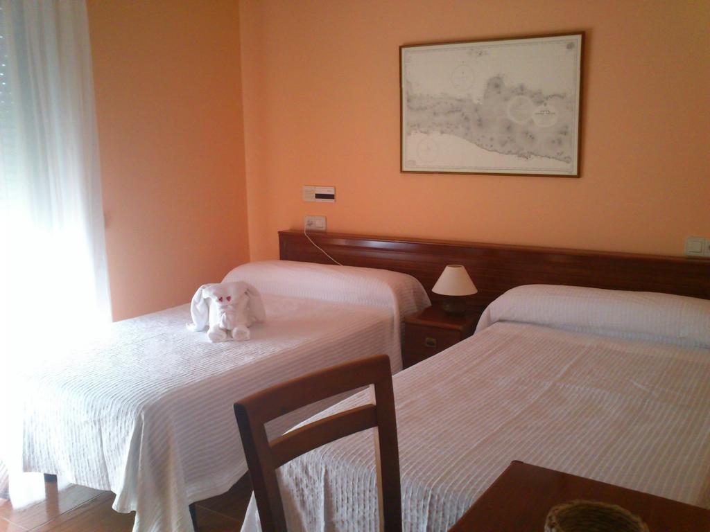 Hotel Brisamar Bañugues Rum bild